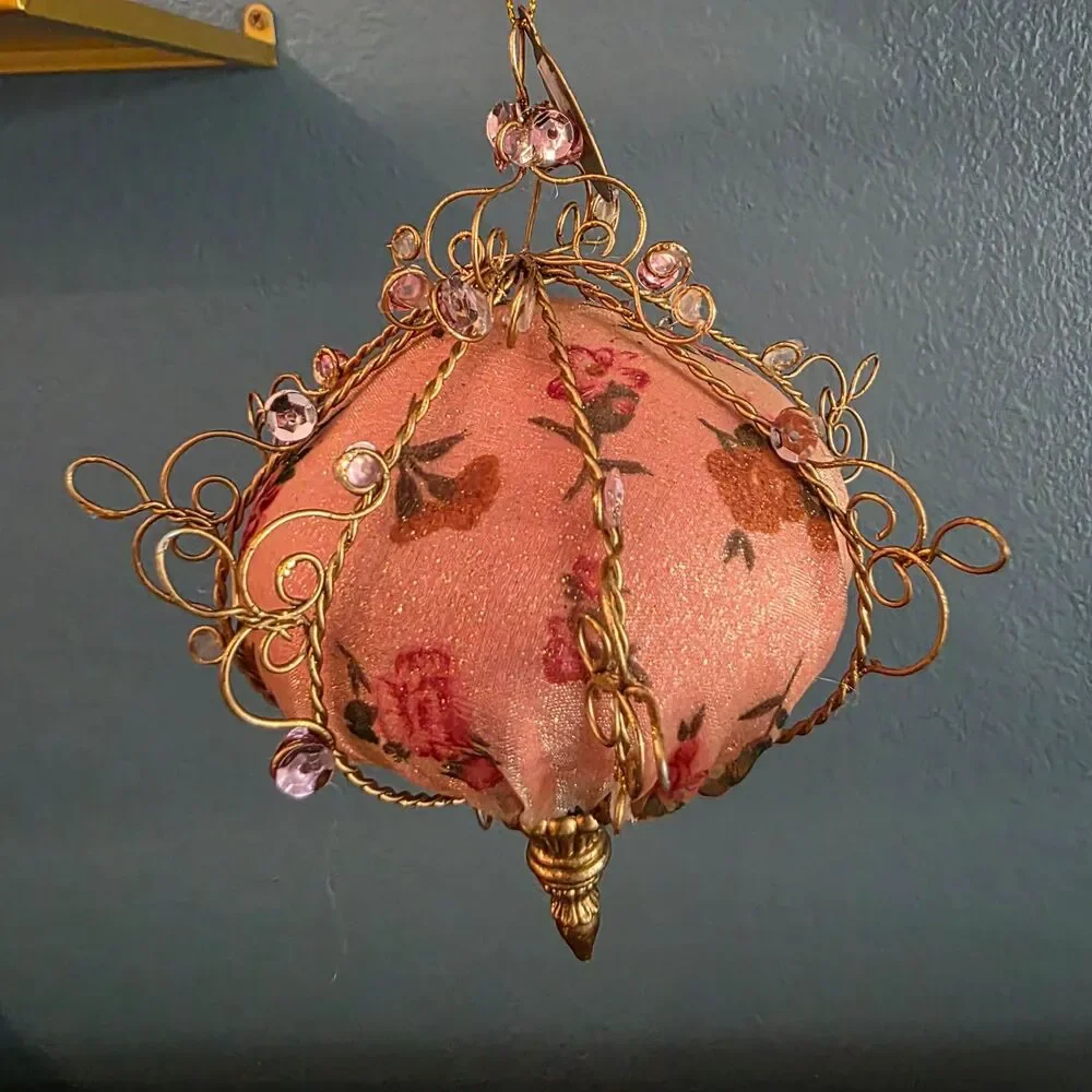 2 Vintage Victorian Wired Finial Floral Ornaments Katherine’s Collection Gold
